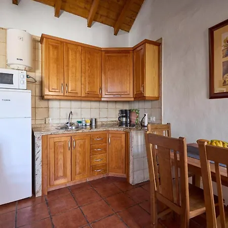 El Ciruelo Apartment *
